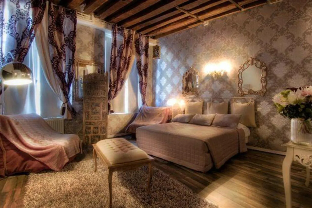 Le Temple De Jeanne Hotel Paris